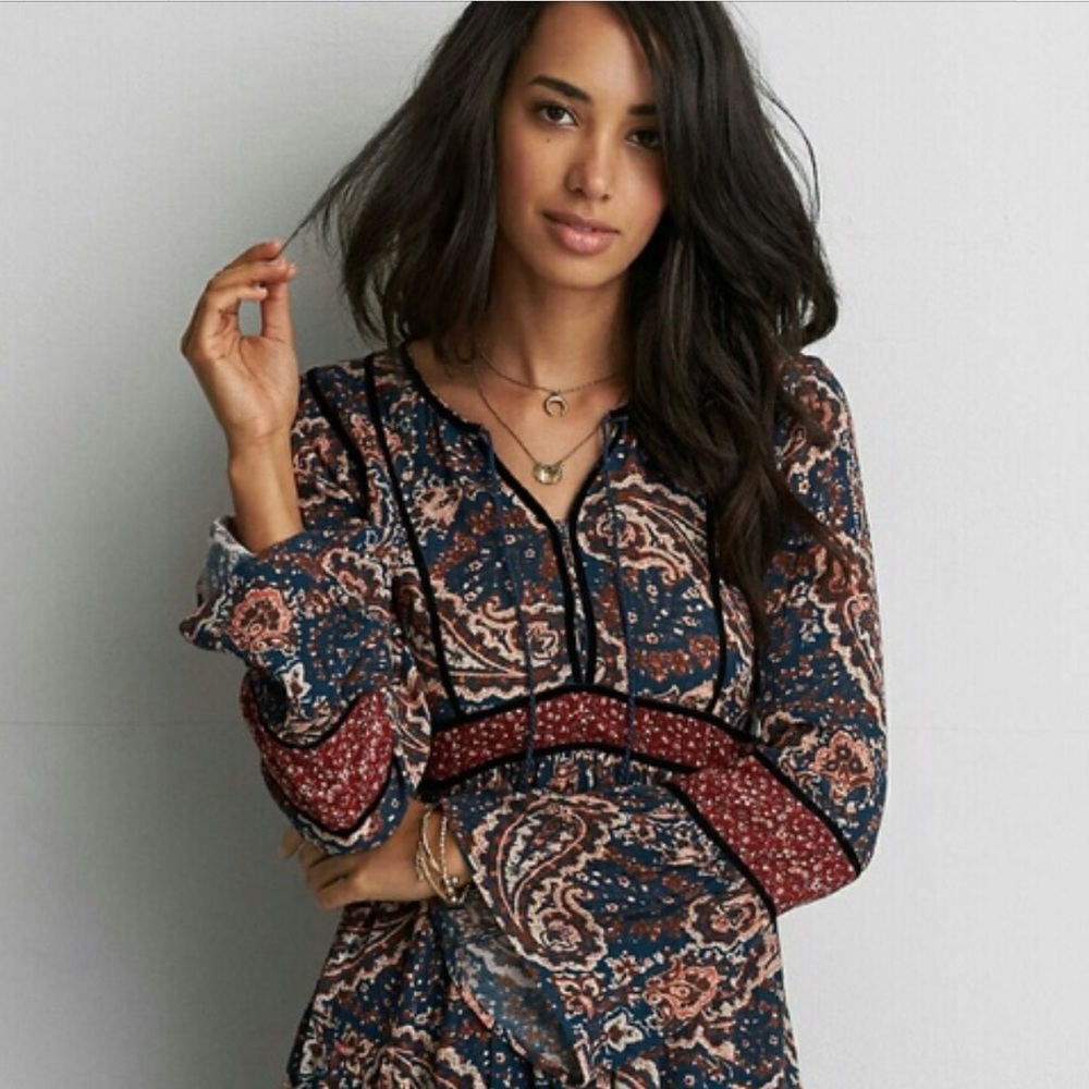 American Eagle paisley top with bell sleeves